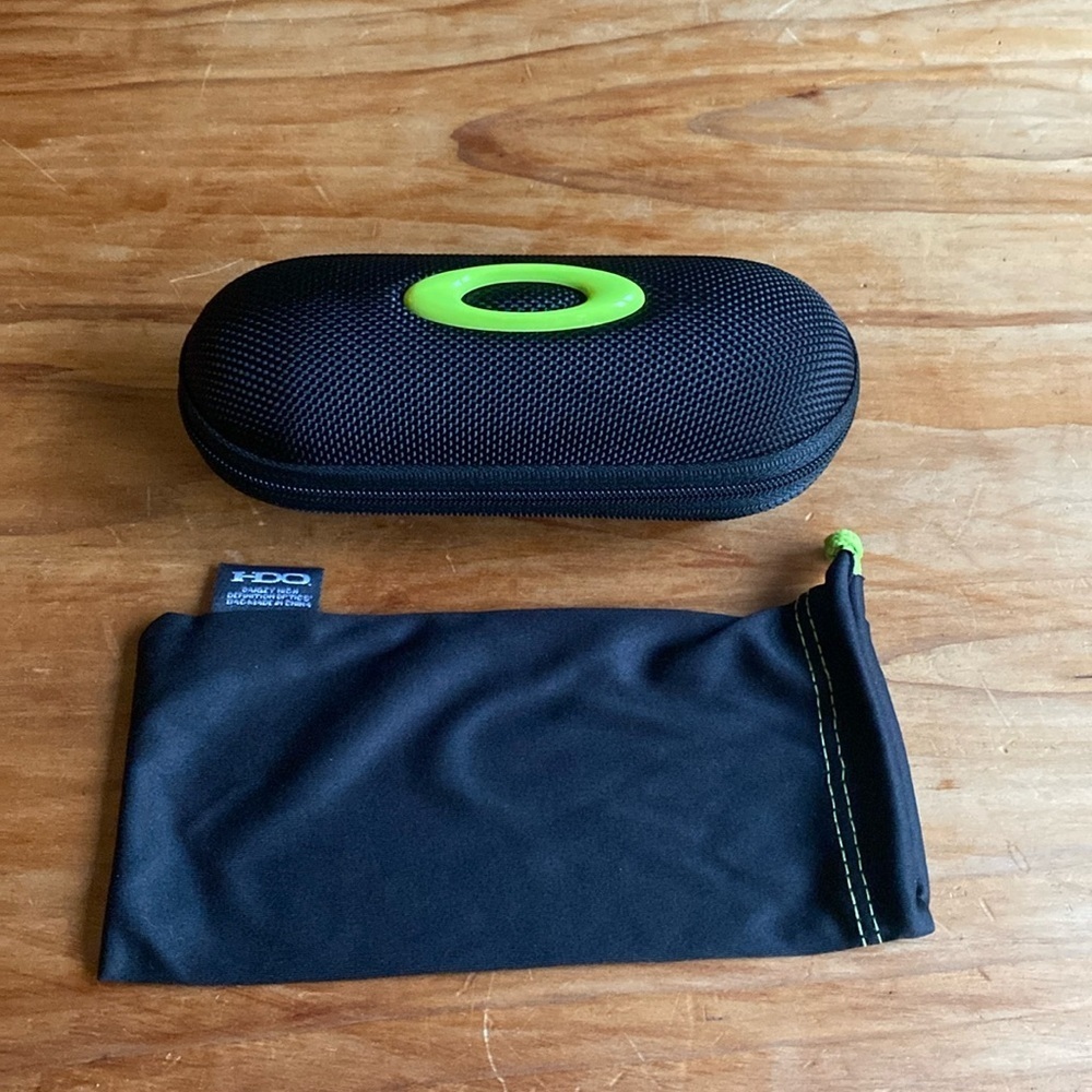 🆕 Oakley Kids Hardcase